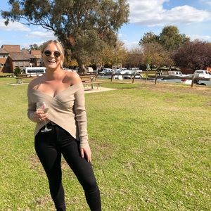 Meet your Posher, Belle